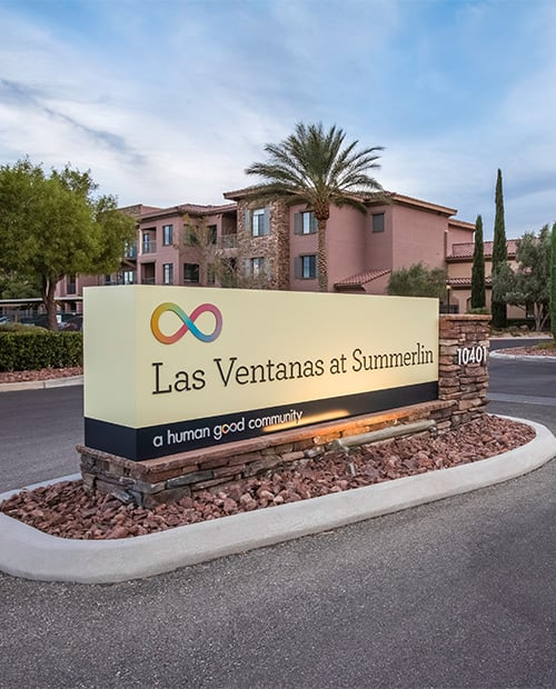 exterior entrance sign of Las Ventanas at Summerlin